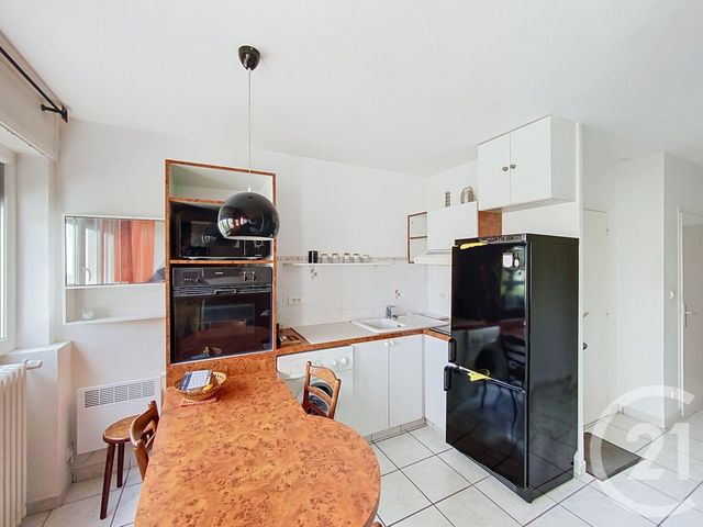 Appartement F1 à louer - 1 pièce - 32.76 m2 - ROYAT - 63 - AUVERGNE - Century 21 Stéphane Roume Immobilier