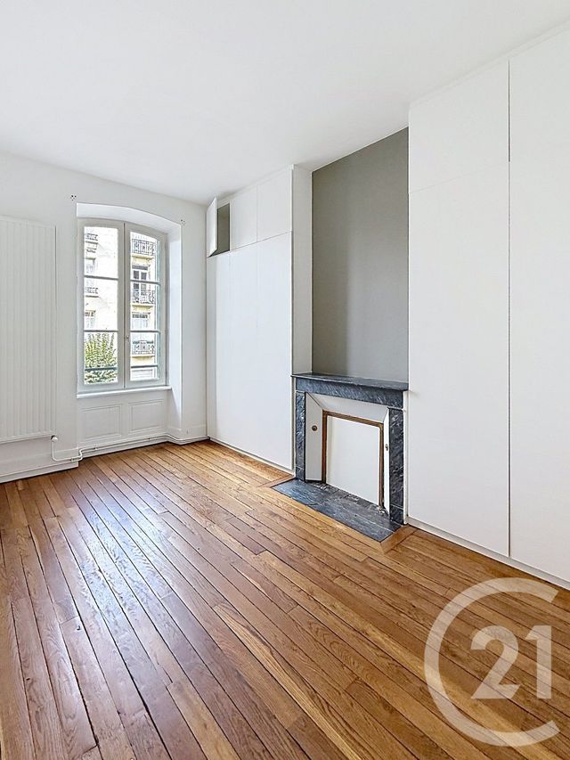 Appartement F4 à vendre - 5 pièces - 105.01 m2 - CLERMONT FERRAND - 63 - AUVERGNE - Century 21 Stéphane Roume Immobilier