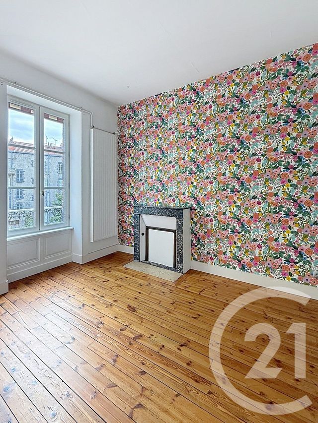 Appartement F4 à vendre - 5 pièces - 105.01 m2 - CLERMONT FERRAND - 63 - AUVERGNE - Century 21 Stéphane Roume Immobilier