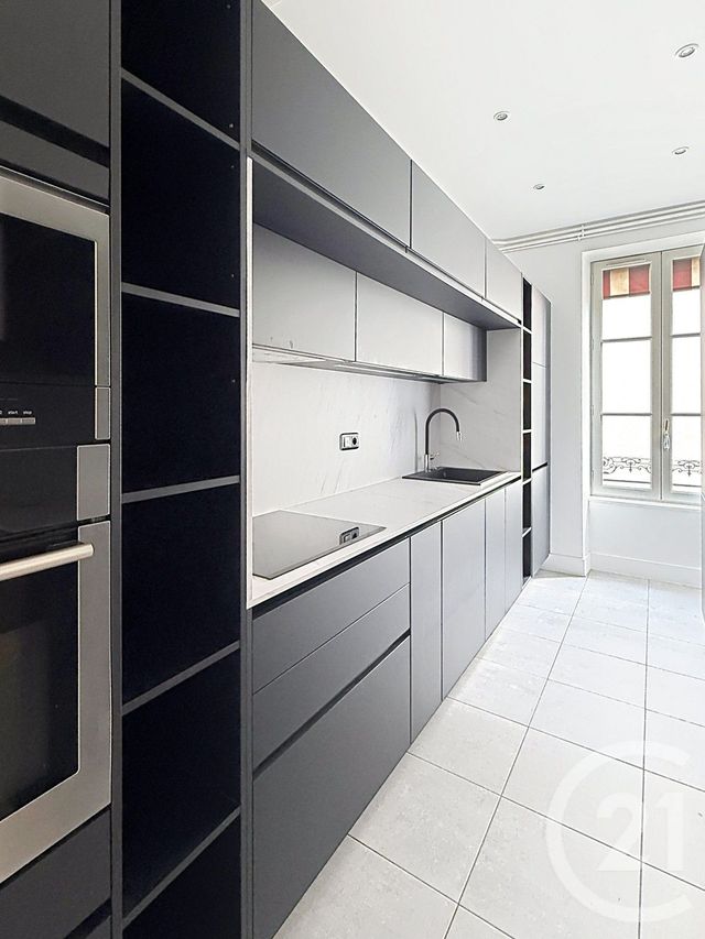 Appartement F4 à vendre - 5 pièces - 105.01 m2 - CLERMONT FERRAND - 63 - AUVERGNE - Century 21 Stéphane Roume Immobilier