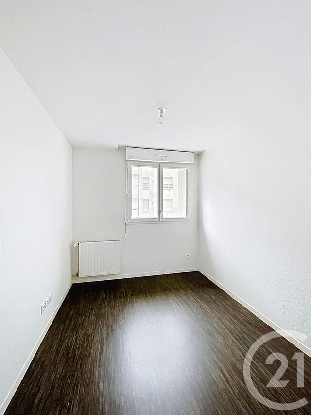 Appartement F2 à vendre - 2 pièces - 32.1 m2 - CLERMONT FERRAND - 63 - AUVERGNE - Century 21 Stéphane Roume Immobilier