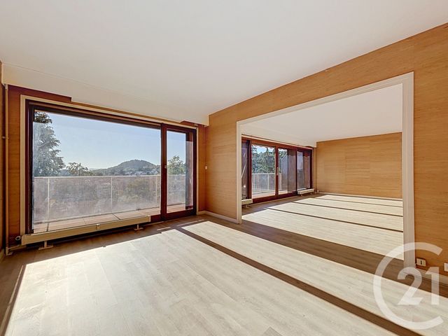 Appartement F6 à vendre - 6 pièces - 150.0 m2 - ROYAT - 63 - AUVERGNE - Century 21 Stéphane Roume Immobilier