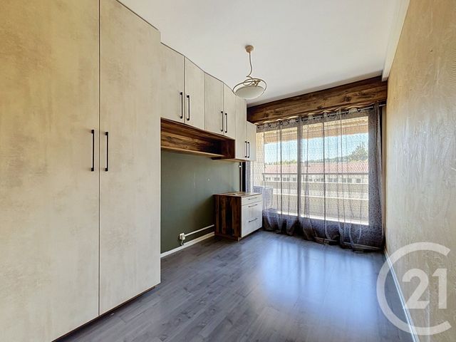 Appartement F4 à vendre - 4 pièces - 69.51 m2 - CHAMALIERES - 63 - AUVERGNE - Century 21 Stéphane Roume Immobilier