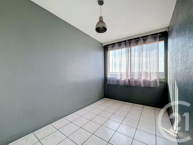 Appartement F2 à vendre - 2 pièces - 43.28 m2 - CLERMONT FERRAND - 63 - AUVERGNE - Century 21 Stéphane Roume Immobilier