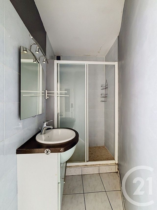 Appartement F2 à vendre - 2 pièces - 43.28 m2 - CLERMONT FERRAND - 63 - AUVERGNE - Century 21 Stéphane Roume Immobilier