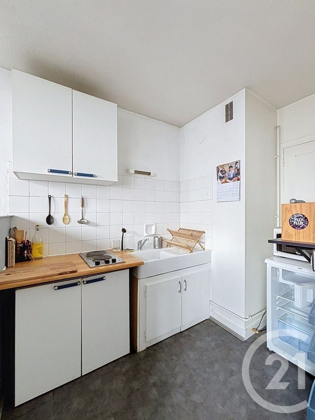 Appartement F1 à vendre - 1 pièce - 28.5 m2 - CLERMONT FERRAND - 63 - AUVERGNE - Century 21 Stéphane Roume Immobilier