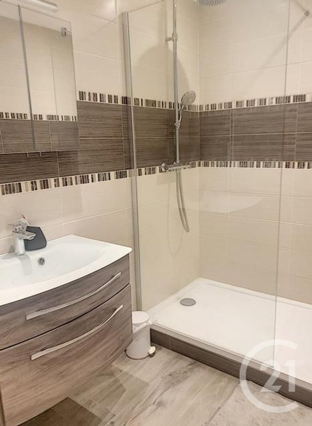 Appartement F3 à louer - 3 pièces - 66.83 m2 - CLERMONT FERRAND - 63 - AUVERGNE - Century 21 Stéphane Roume Immobilier