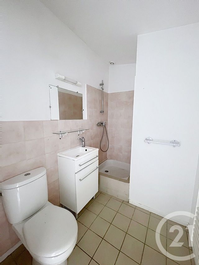 Appartement F1 bis à vendre - 2 pièces - 24.92 m2 - CLERMONT FERRAND - 63 - AUVERGNE - Century 21 Stéphane Roume Immobilier