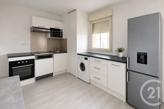 Appartement F2 à vendre - 2 pièces - 40.45 m2 - AULNAT - 63 - AUVERGNE - Century 21 Stéphane Roume Immobilier