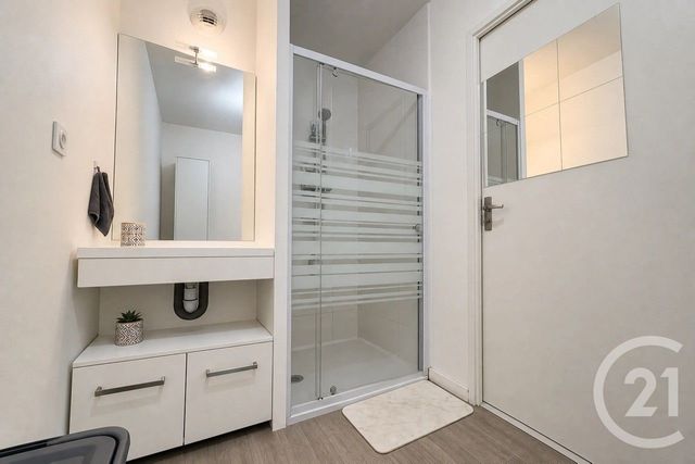 Appartement F2 à vendre - 2 pièces - 40.45 m2 - AULNAT - 63 - AUVERGNE - Century 21 Stéphane Roume Immobilier