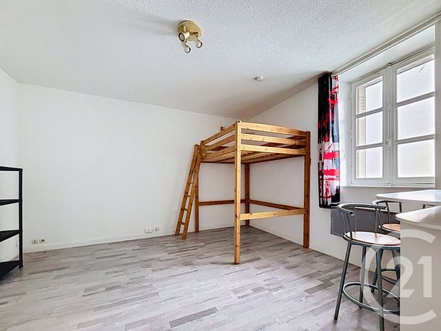 Appartement F1 à vendre - 1 pièce - 25.65 m2 - CLERMONT FERRAND - 63 - AUVERGNE - Century 21 Stéphane Roume Immobilier
