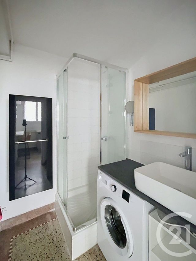 Appartement F3 à vendre - 3 pièces - 55.62 m2 - CLERMONT FERRAND - 63 - AUVERGNE - Century 21 Stéphane Roume Immobilier