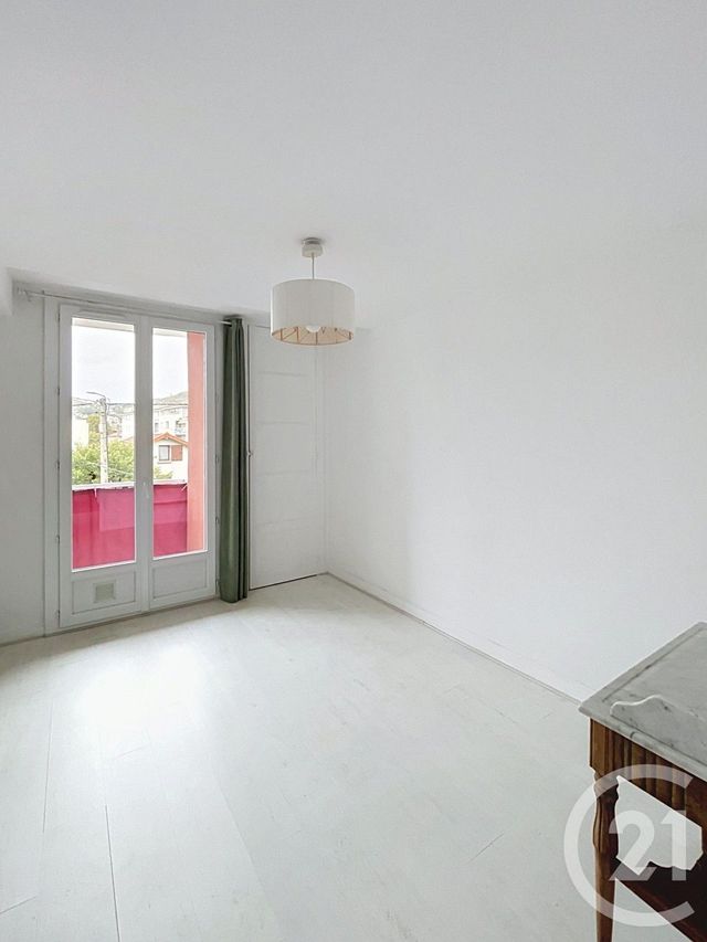Appartement F3 à vendre - 3 pièces - 55.62 m2 - CLERMONT FERRAND - 63 - AUVERGNE - Century 21 Stéphane Roume Immobilier