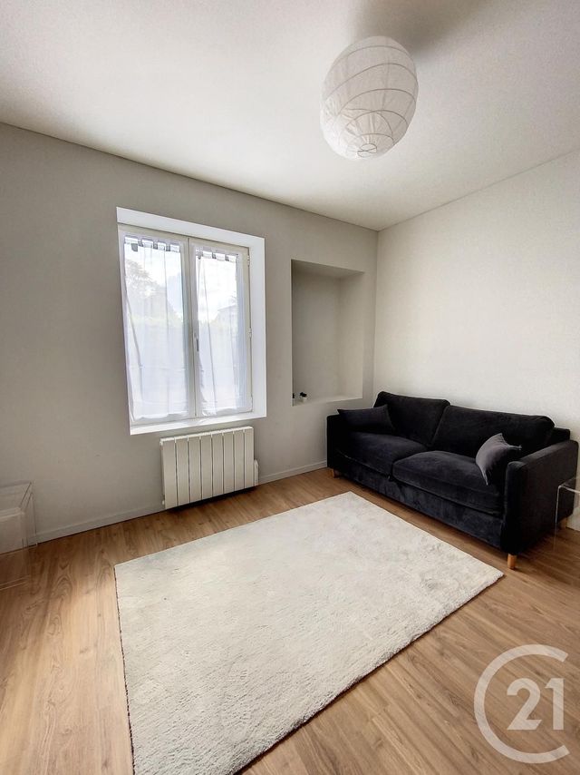 Appartement Studio à louer - 1 pièce - 23.0 m2 - CHAMALIERES - 63 - AUVERGNE - Century 21 Stéphane Roume Immobilier