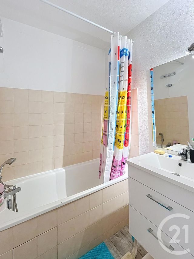 Appartement F1 à louer - 1 pièce - 21.34 m2 - CLERMONT FERRAND - 63 - AUVERGNE - Century 21 Stéphane Roume Immobilier