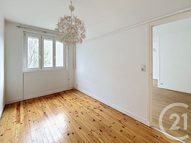 Appartement F3 à louer - 3 pièces - 62.14 m2 - CLERMONT FERRAND - 63 - AUVERGNE - Century 21 Stéphane Roume Immobilier