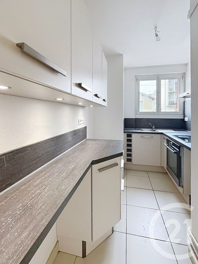 Appartement F3 à louer - 3 pièces - 62.14 m2 - CLERMONT FERRAND - 63 - AUVERGNE - Century 21 Stéphane Roume Immobilier