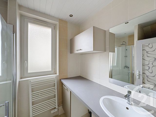 Appartement F3 à louer - 3 pièces - 51.14 m2 - CLERMONT FERRAND - 63 - AUVERGNE - Century 21 Stéphane Roume Immobilier