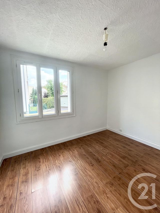 Appartement F3 à louer - 3 pièces - 59.0 m2 - CLERMONT FERRAND - 63 - AUVERGNE - Century 21 Stéphane Roume Immobilier