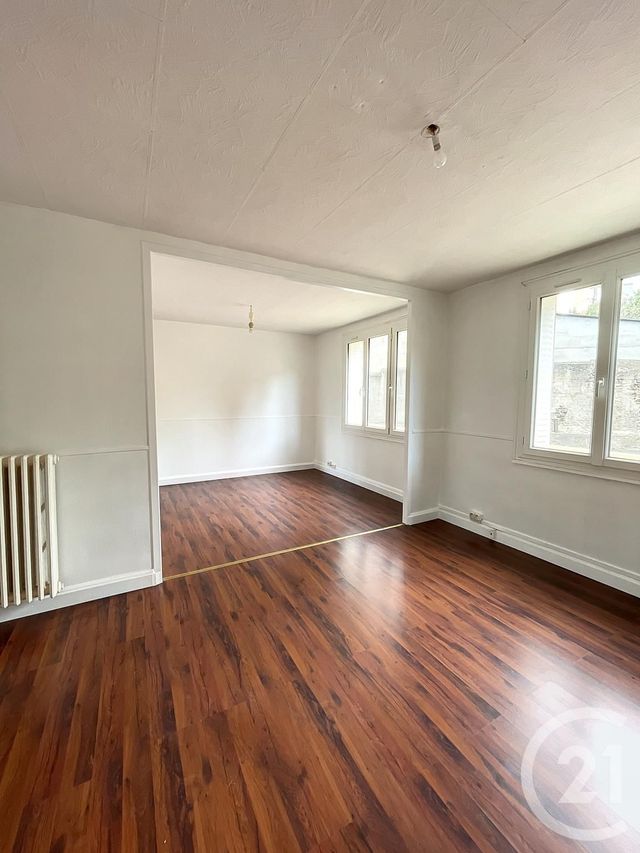 Appartement F3 à louer - 3 pièces - 59.0 m2 - CLERMONT FERRAND - 63 - AUVERGNE - Century 21 Stéphane Roume Immobilier