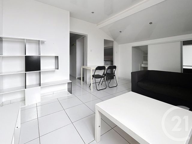 Appartement F2 à louer - 2 pièces - 30.66 m2 - CLERMONT FERRAND - 63 - AUVERGNE - Century 21 Stéphane Roume Immobilier