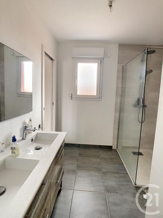 maison à louer - 8 pièces - 165.37 m2 - CLERMONT FERRAND - 63 - AUVERGNE - Century 21 Stéphane Roume Immobilier