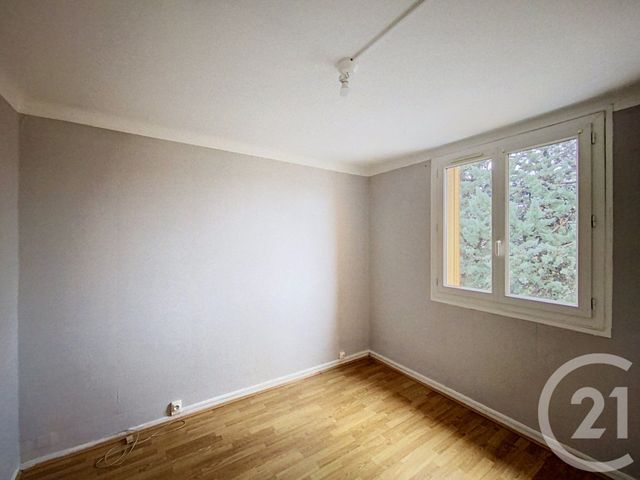 Appartement à louer - 4 pièces - 66.0 m2 - CLERMONT FERRAND - 63 - AUVERGNE - Century 21 Stéphane Roume Immobilier