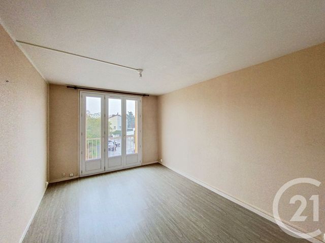 Appartement à louer - 4 pièces - 66.0 m2 - CLERMONT FERRAND - 63 - AUVERGNE - Century 21 Stéphane Roume Immobilier