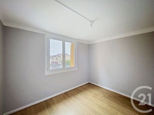 Appartement à louer - 4 pièces - 66.0 m2 - CLERMONT FERRAND - 63 - AUVERGNE - Century 21 Stéphane Roume Immobilier