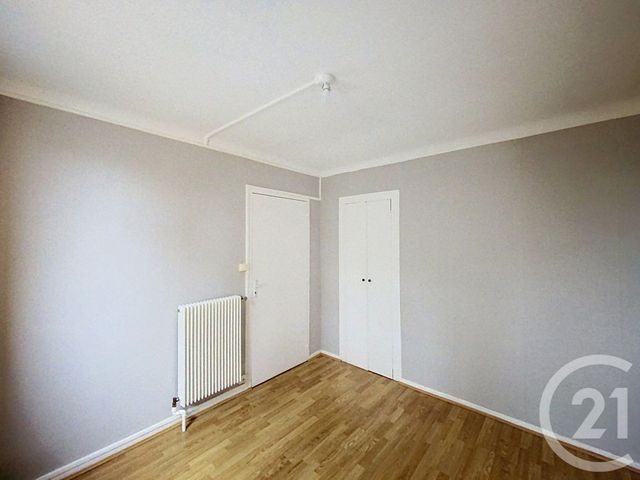 Appartement à louer - 4 pièces - 66.0 m2 - CLERMONT FERRAND - 63 - AUVERGNE - Century 21 Stéphane Roume Immobilier