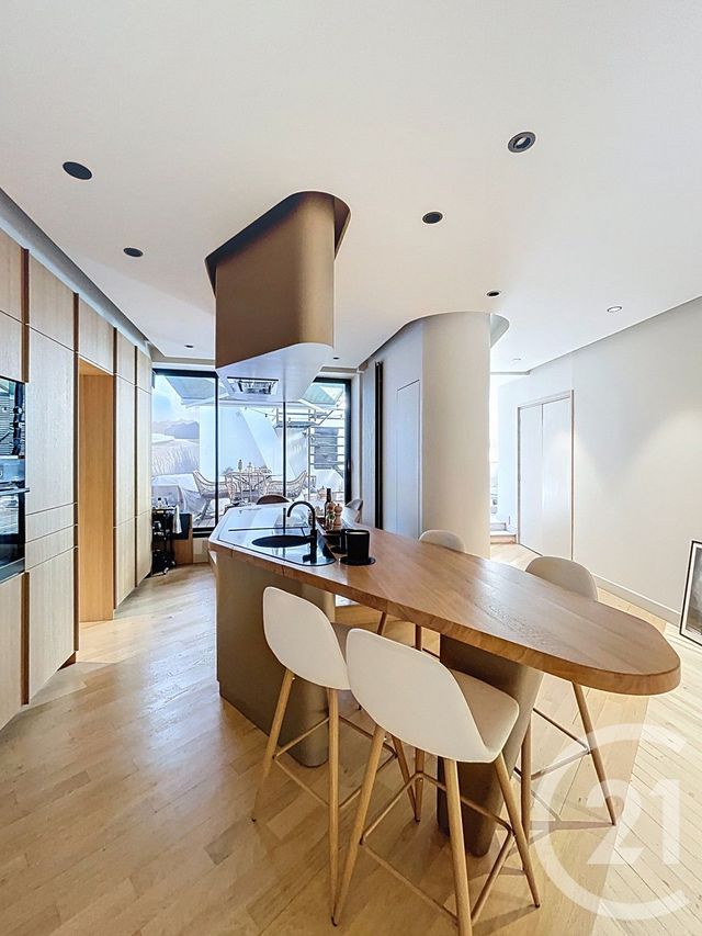 Appartement F6 à vendre - 7 pièces - 157.71 m2 - CLERMONT FERRAND - 63 - AUVERGNE - Century 21 Stéphane Roume Immobilier