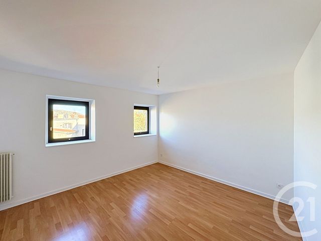 Appartement F3 à louer - 3 pièces - 102.18 m2 - CLERMONT FERRAND - 63 - AUVERGNE - Century 21 Stéphane Roume Immobilier
