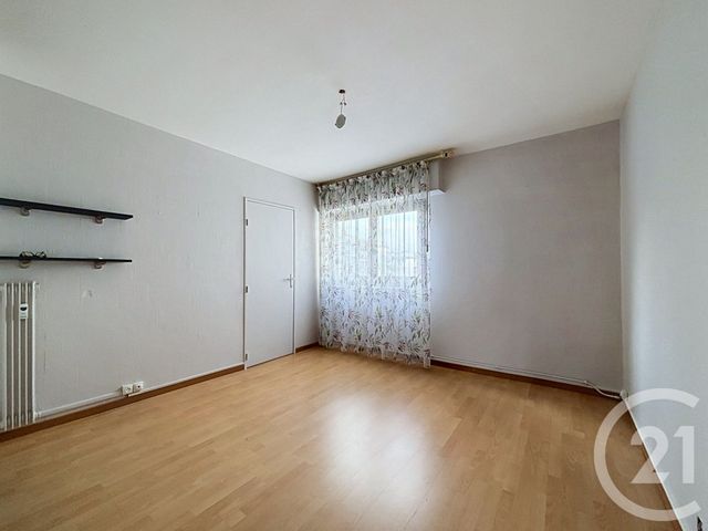 Appartement F4 à vendre - 4 pièces - 69.51 m2 - CHAMALIERES - 63 - AUVERGNE - Century 21 Stéphane Roume Immobilier