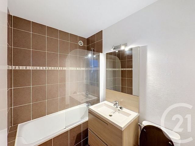 Appartement F1 à louer - 1 pièce - 25.61 m2 - CLERMONT FERRAND - 63 - AUVERGNE - Century 21 Stéphane Roume Immobilier