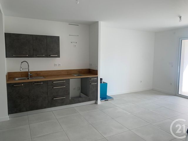 Appartement F2 à louer - 2 pièces - 52.25 m2 - CLERMONT FERRAND - 63 - AUVERGNE - Century 21 Stéphane Roume Immobilier