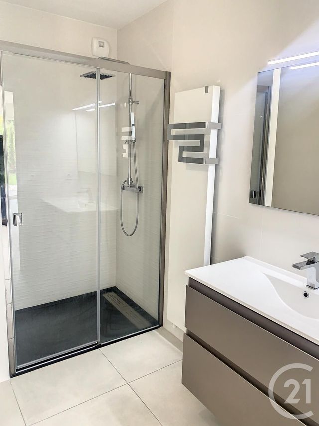Appartement F2 à louer - 2 pièces - 52.25 m2 - CLERMONT FERRAND - 63 - AUVERGNE - Century 21 Stéphane Roume Immobilier