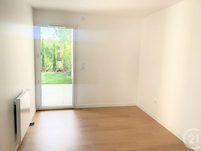 Appartement F2 à louer - 2 pièces - 52.25 m2 - CLERMONT FERRAND - 63 - AUVERGNE - Century 21 Stéphane Roume Immobilier